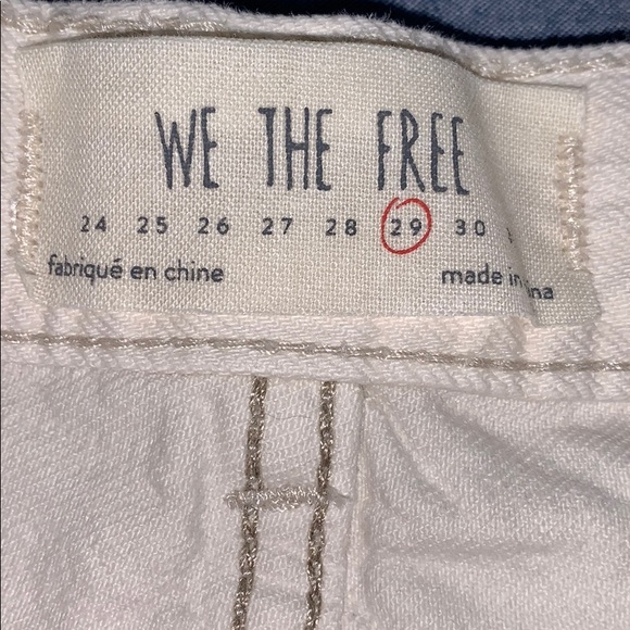 Free People Size 29 denim shorts. Off white color - Picture 5 of 7